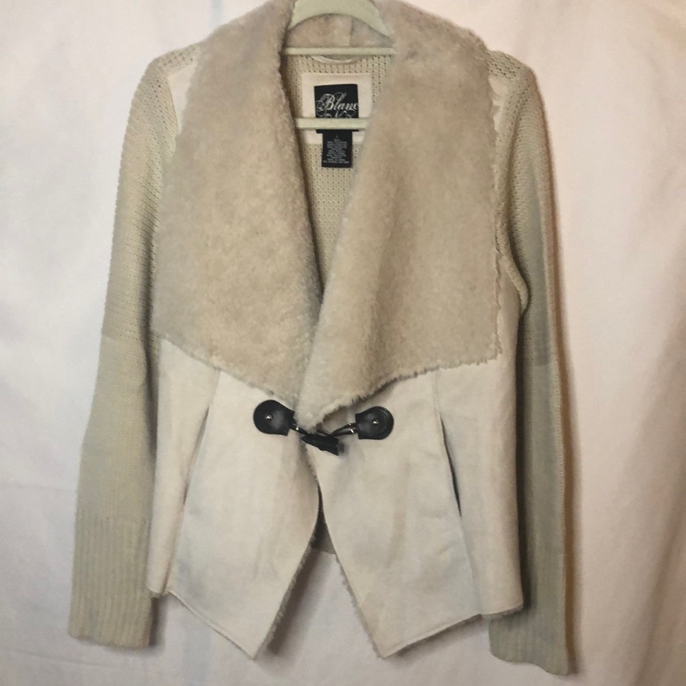 BLANC NOIR cream colored sweater cardigan/jacket. Size L.